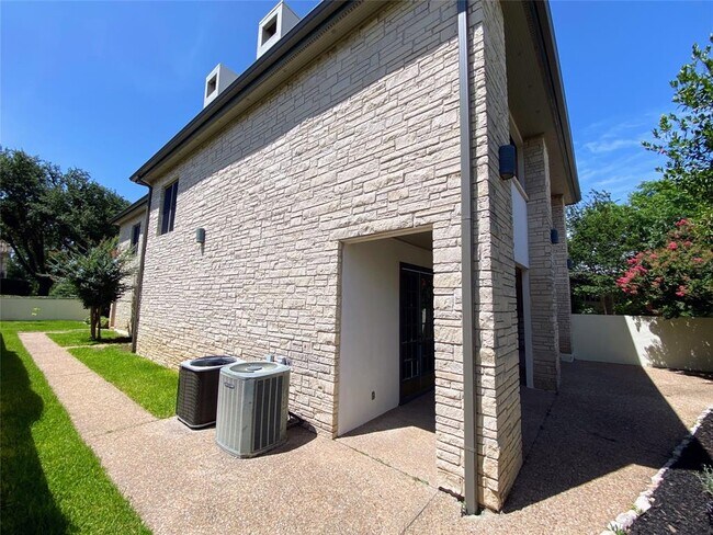 Building Photo - 13 Swiftwater Trail