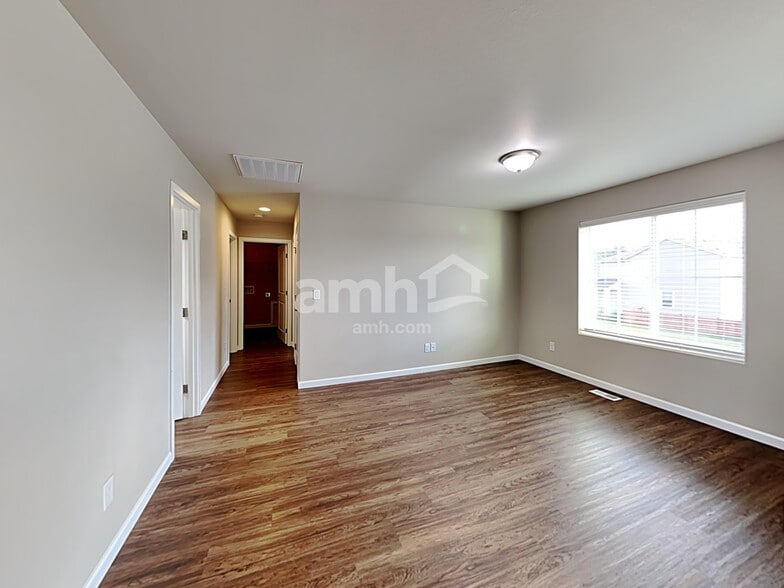 Building Photo - 1055 Riggs Dr E