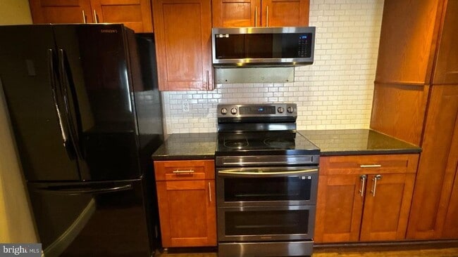 Building Photo - 5701 Rowanberry Dr