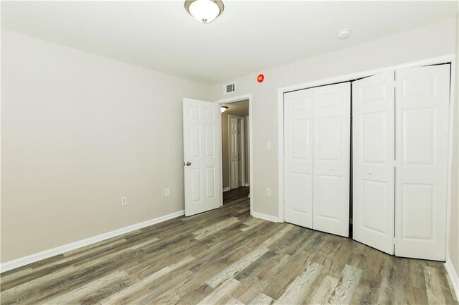 Building Photo - 166 Anderson Ave NW