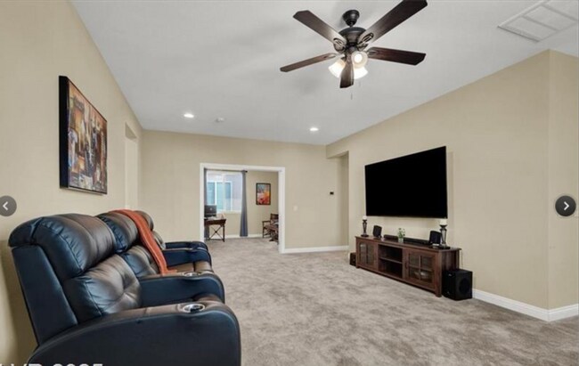 Building Photo - 4630 Summer Azure St