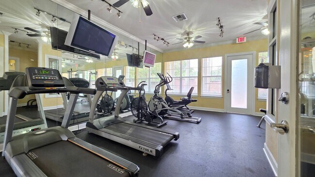 Building Photo - FOR RENT, 2 bedroom 2.5 bathroom townhouse