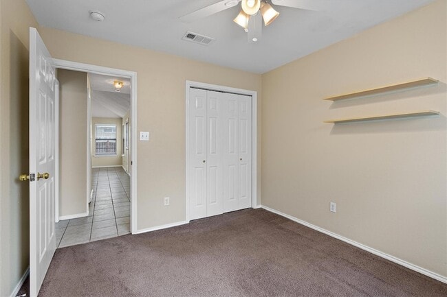 Building Photo - 1404 River Oak Dr