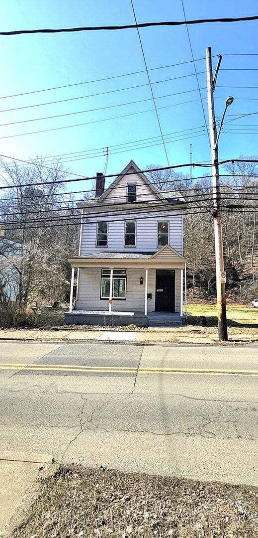 Building Photo - Spacious 4-Bedroom Home with 3-Car Garage, Deck & More!!