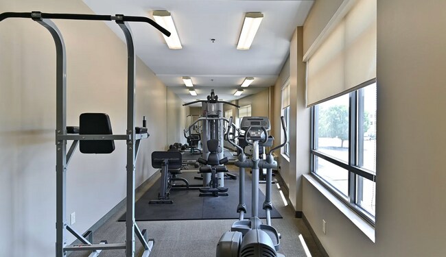 Building Photo - Fully Furnished Mid-Term 2-Level Condo | 1,549 Sq Ft | Private Parking | Shared Living