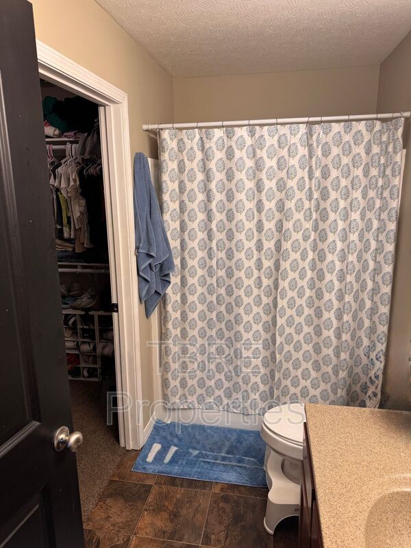 Building Photo - 1619 6th Ave