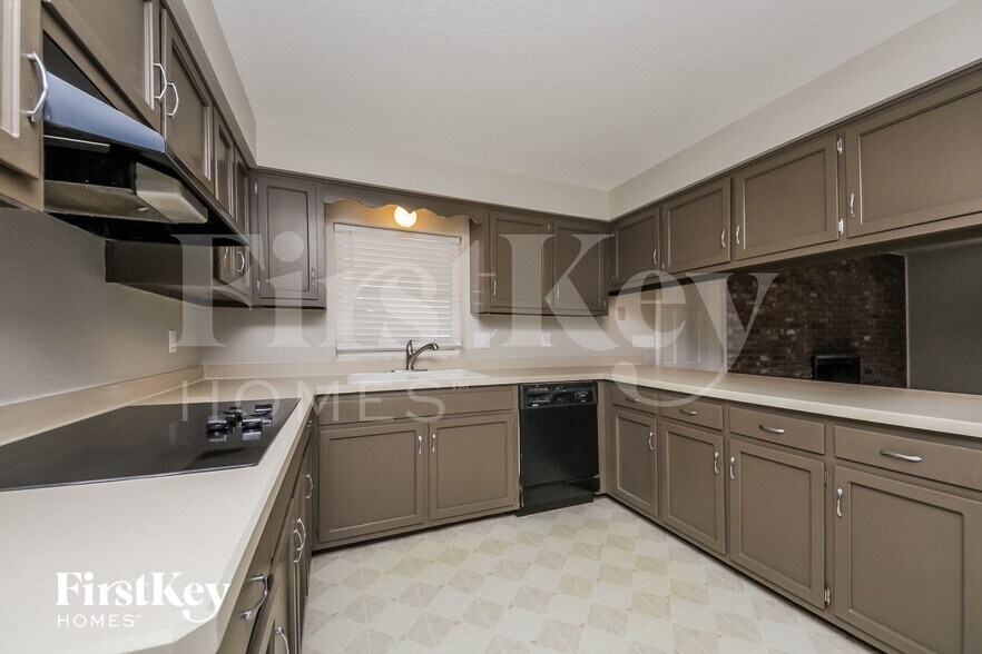 Building Photo - 504 St Dunstan Way