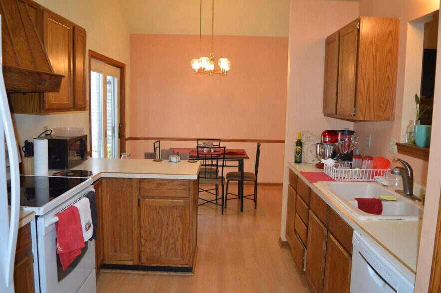 Building Photo - 7917 W Oakbrook Cir