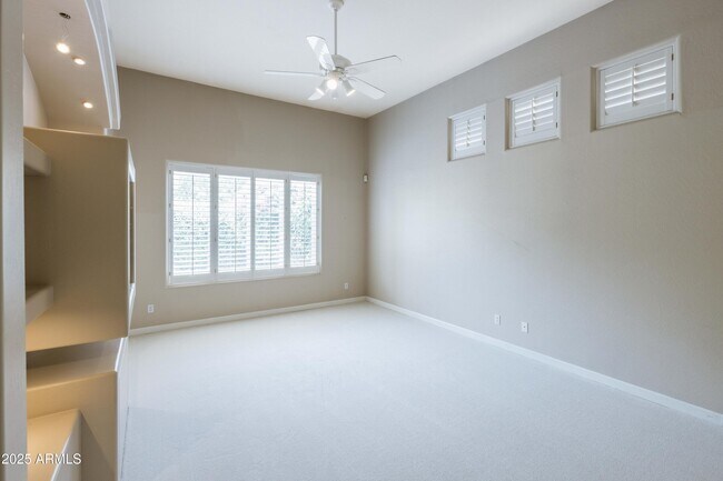 Building Photo - 7369 E Del Acero Dr