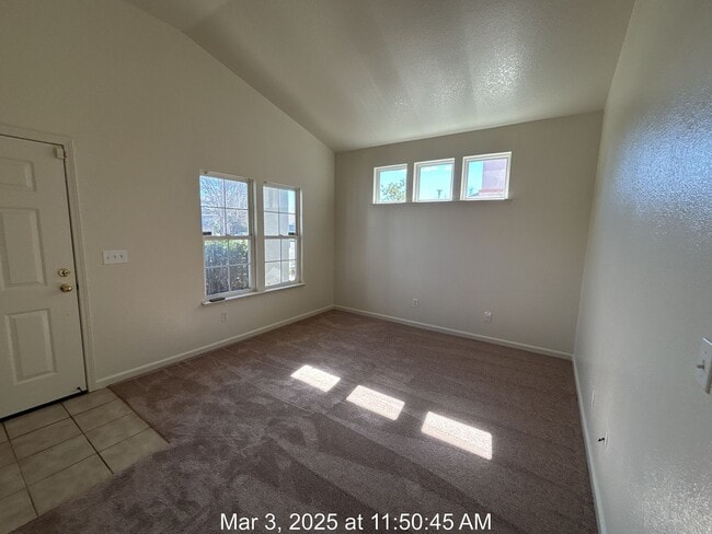 Building Photo - $400 MOVE IN BONUS! Fantastic 3 Bed, 2 Bat...