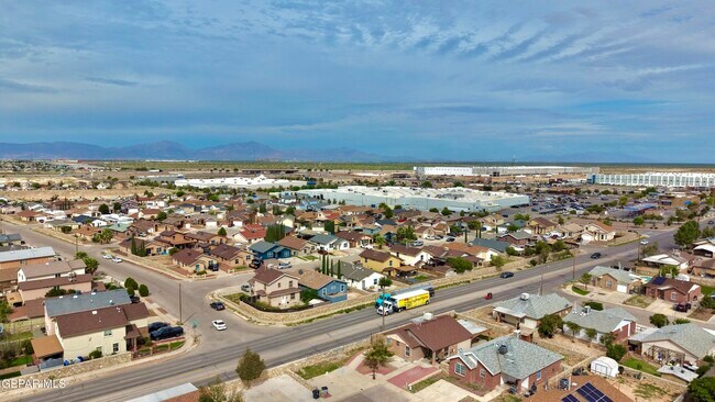 Building Photo - 3904 Tierra Marfil Rd