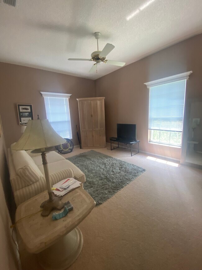 3rd bedroom w a sofa bed - 7103 Montreal Dr