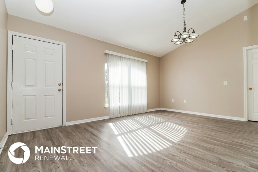 Building Photo - 14336 Coronado Dr