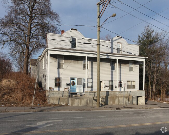 Building Photo - 164-166 N Elm St