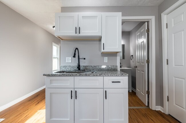 Building Photo - A Great 2BD/1.5BA Single Family Home That Has Been Recently Renovated