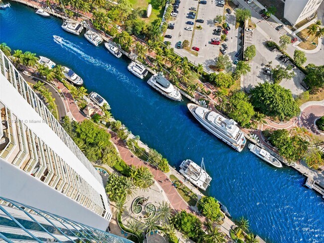 Building Photo - 333 Las Olas Way