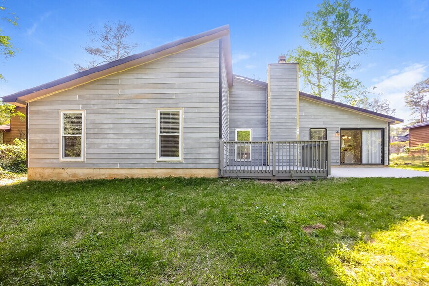 Building Photo - 6270 Beethoven Cir