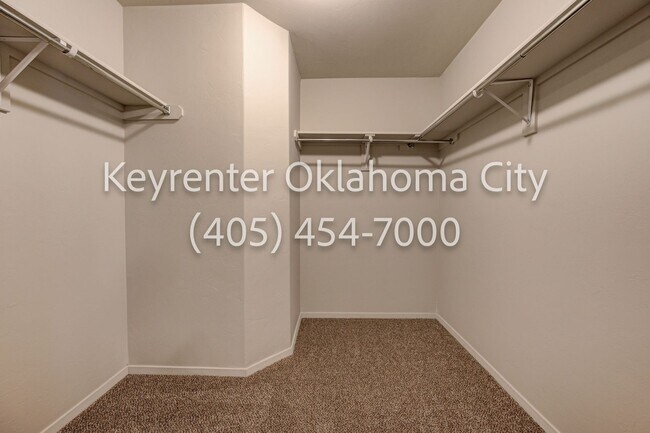 Building Photo - Modern Single Family Home in El Reno, OK!