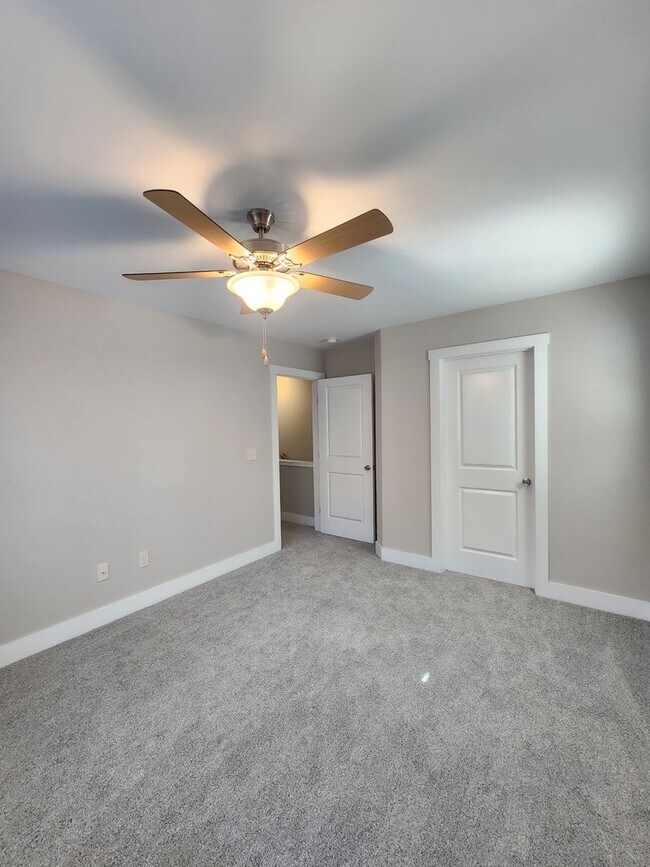 Building Photo - RENT SPECIAL!!!!!  Weaverville Rental