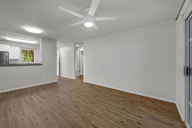 Building Photo - Fully Remodeled 2-Bedroom, 2-Bath Condo – Keonekai Villages #27-105