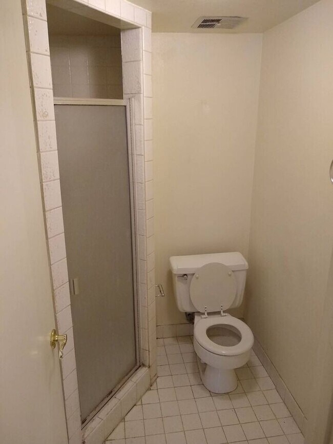 Building Photo - Beautiful Quailbrook 2 Bedroom!