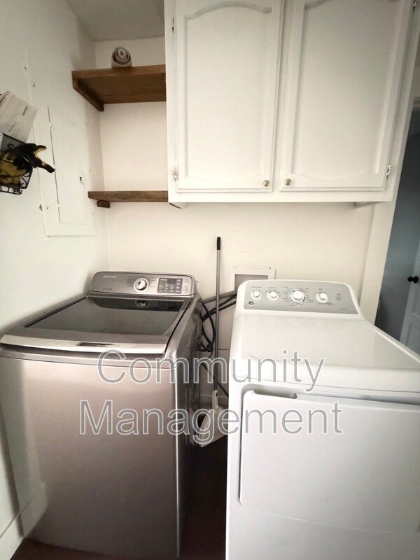 Building Photo - 11362 Cloverleaf Dr