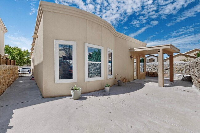 Building Photo - 11583 St Martin Way