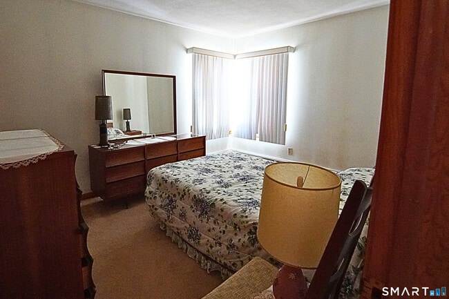 Building Photo - 30 Day Spring Ave