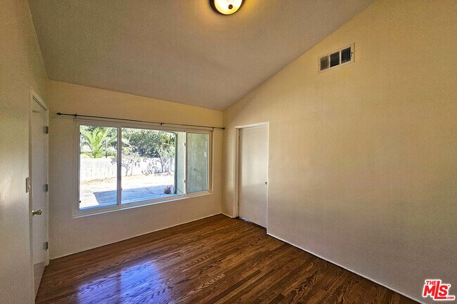 Building Photo - 3700 Glenwood Ave