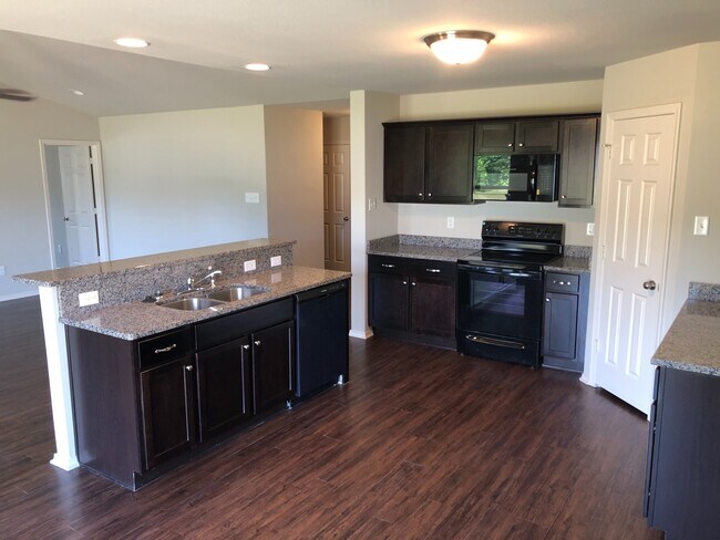 Building Photo - 4716 Bedrock Dr