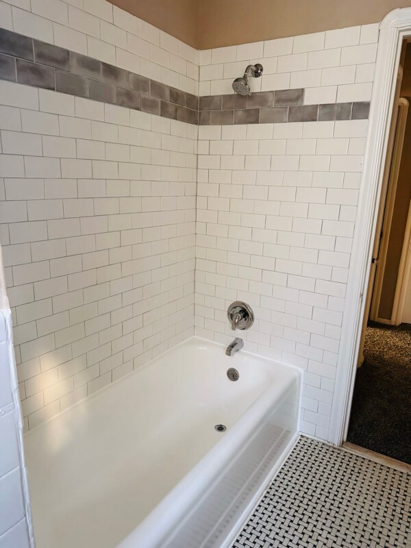 Building Photo - 18501 Newell Rd