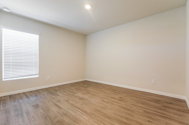 Building Photo - 10394 Carnegie Ave