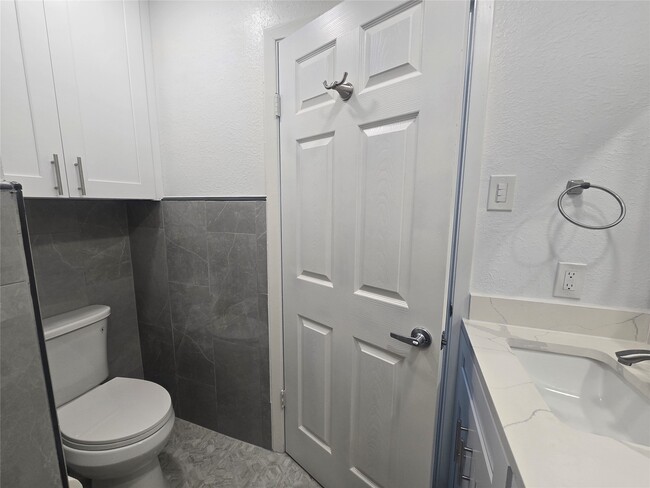 Building Photo - 211 Redfish Dr