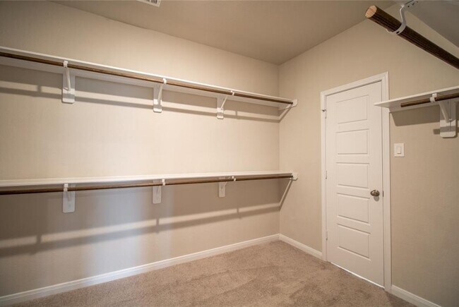 Building Photo - 21449 Kings Guild Ln