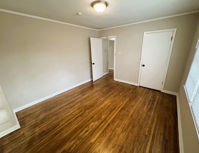 Building Photo - 1331 Colonial Rd