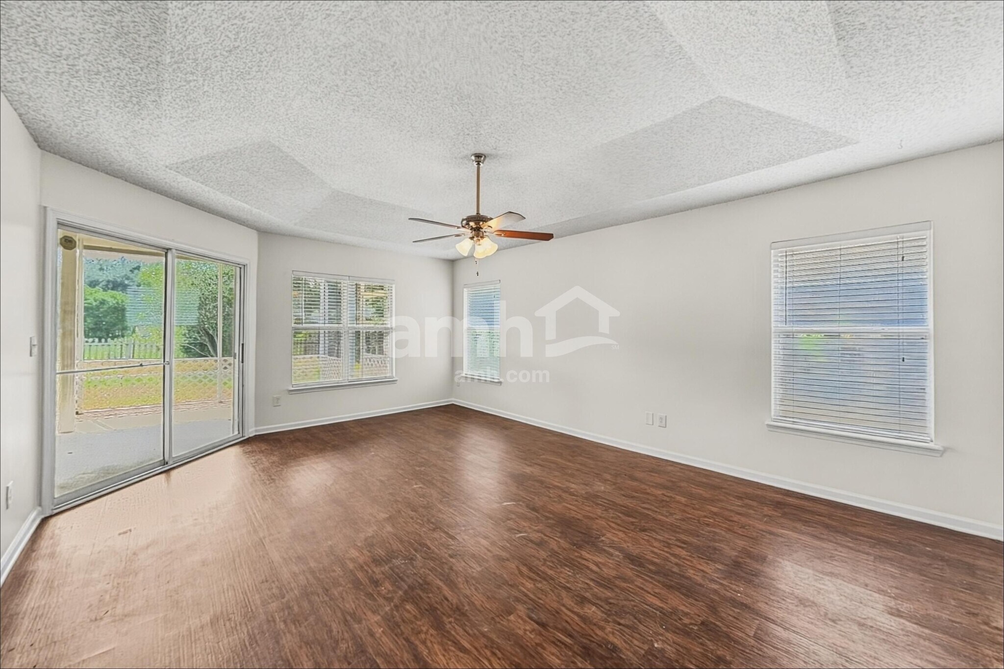 Building Photo - 157 N Lake Cunningham Ave