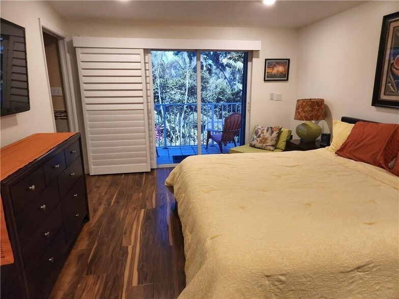 Building Photo - 814 SE 13th St