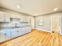 Building Photo - 425 S Jackson St