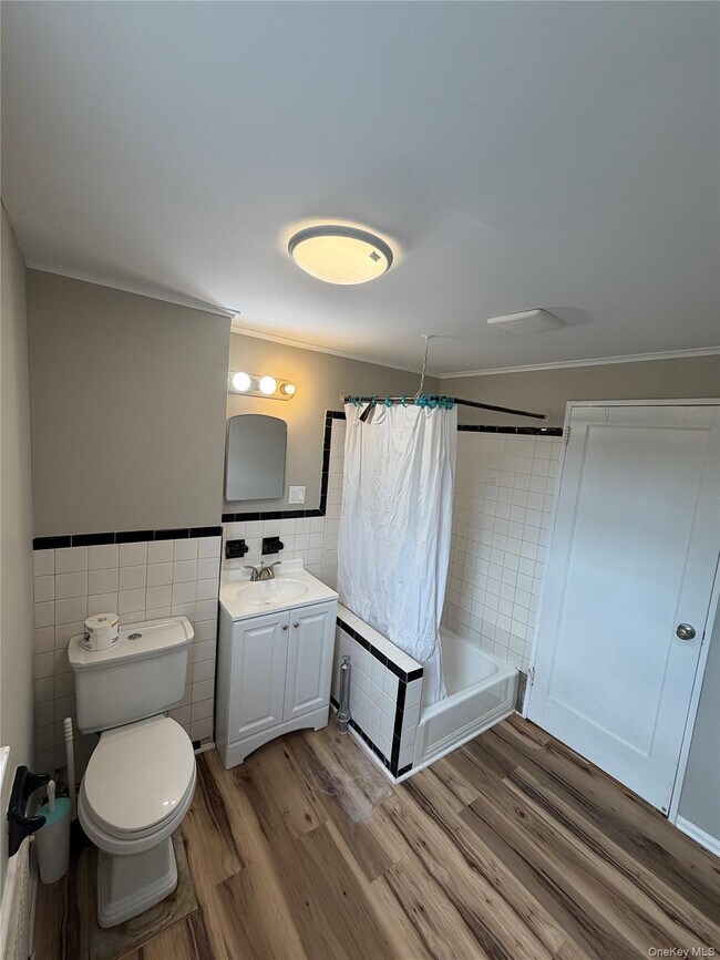 Building Photo - 61 Hollywood Ave