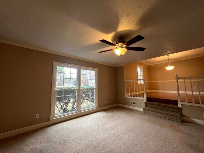 Building Photo - 1233 Wilderness Dr