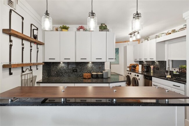 Building Photo - 1881 Washington Ave