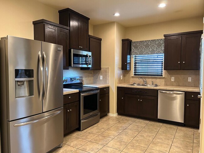 Building Photo - 5012 Lost Hills Trail