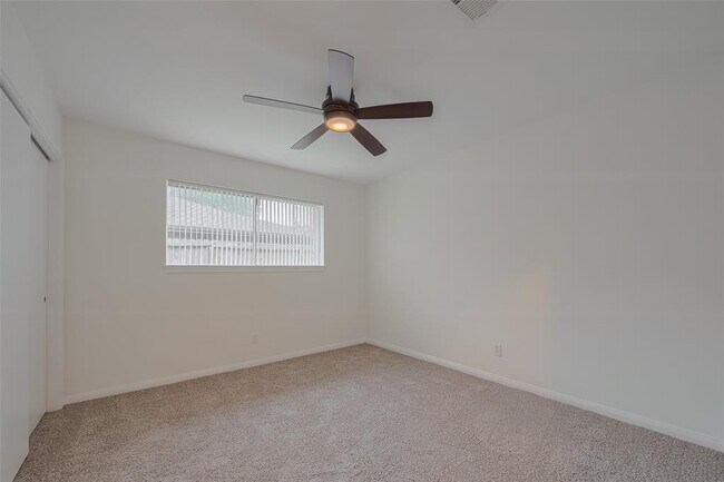 Building Photo - 605 Sorrento Dr