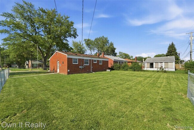 Building Photo - 24985 Mabray Ave