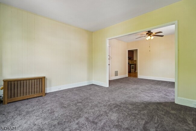 Building Photo - 7 Beekman St