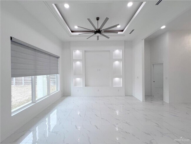 Building Photo - 31 E Kennedy Ave