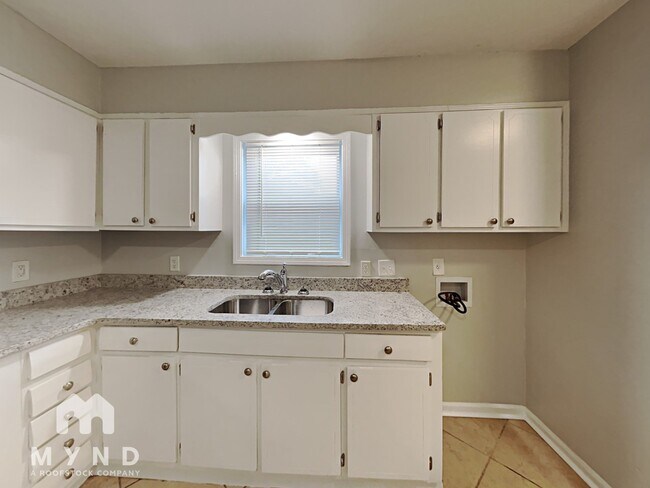 Building Photo - 8206 Whitehead Dr