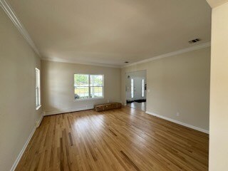 Building Photo - 11 Mark Twain Ln