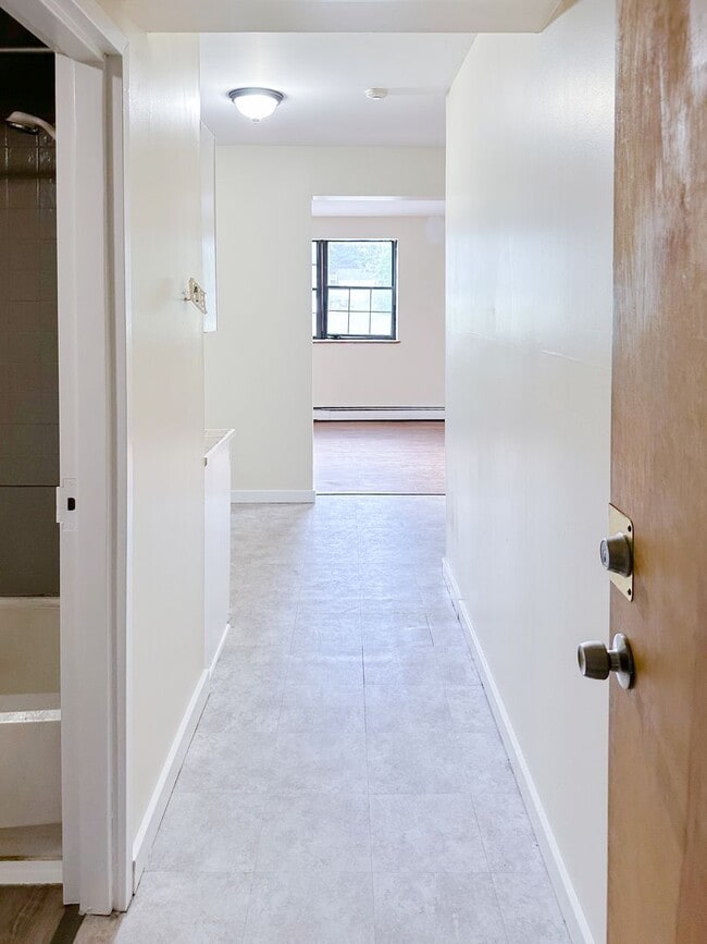 Building Photo - Renovated 1br in Country Setting (All utilities included ex. electric)