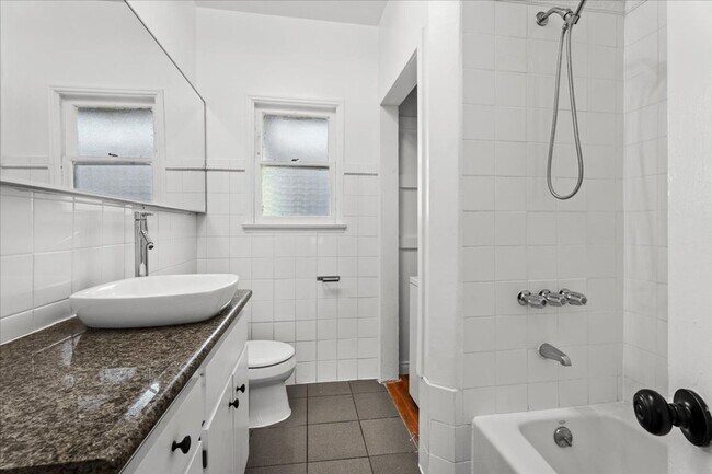 Building Photo - BEAUTIFUL FRENCH NORMANDY STYLE 2BR UNIT